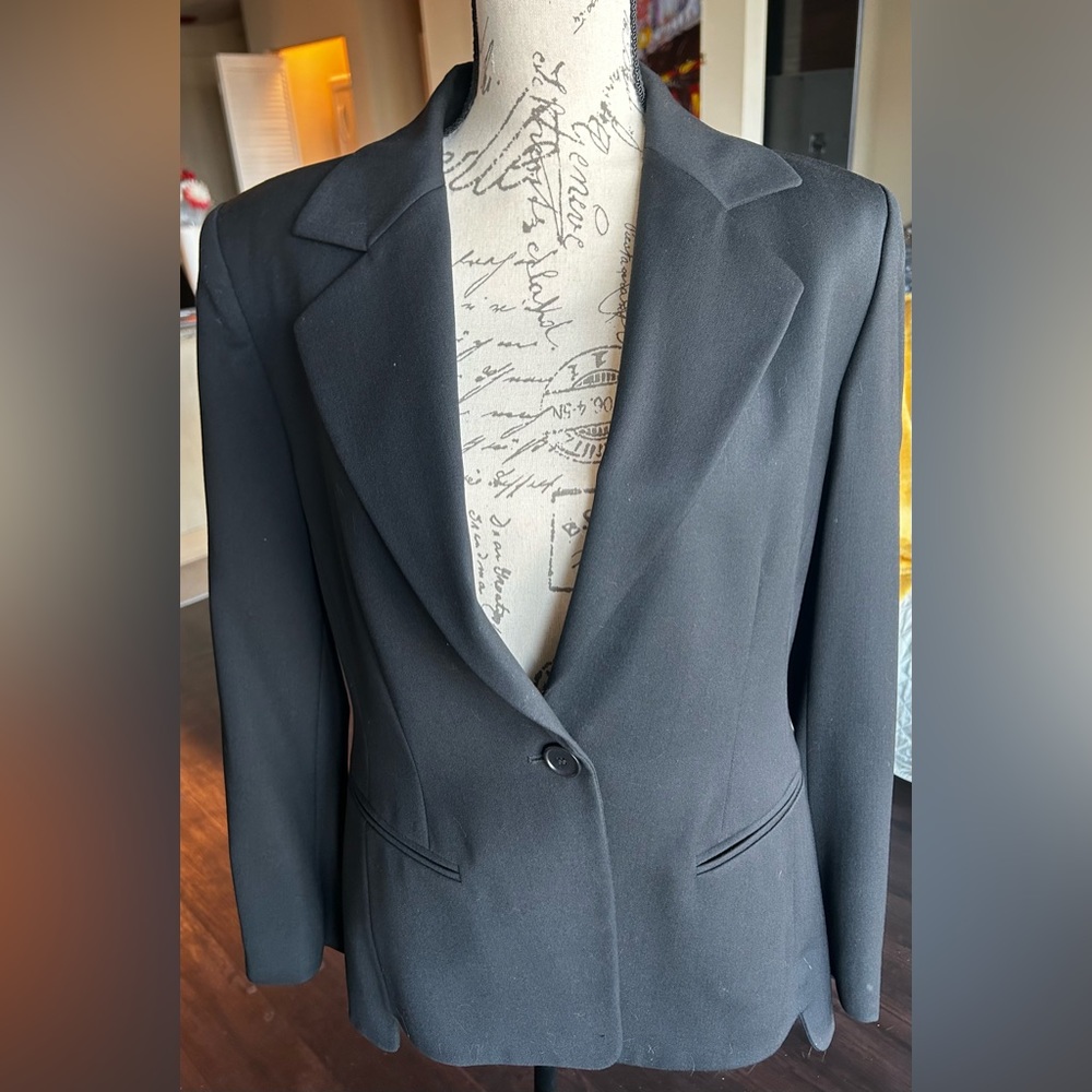 Escada blazer black 100% pure new wool blazer, size 40 , designer size 10